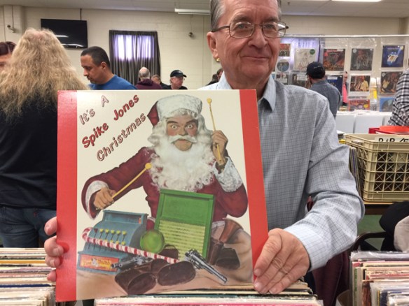 vendor Bob with spike jones xmas IMG_3280